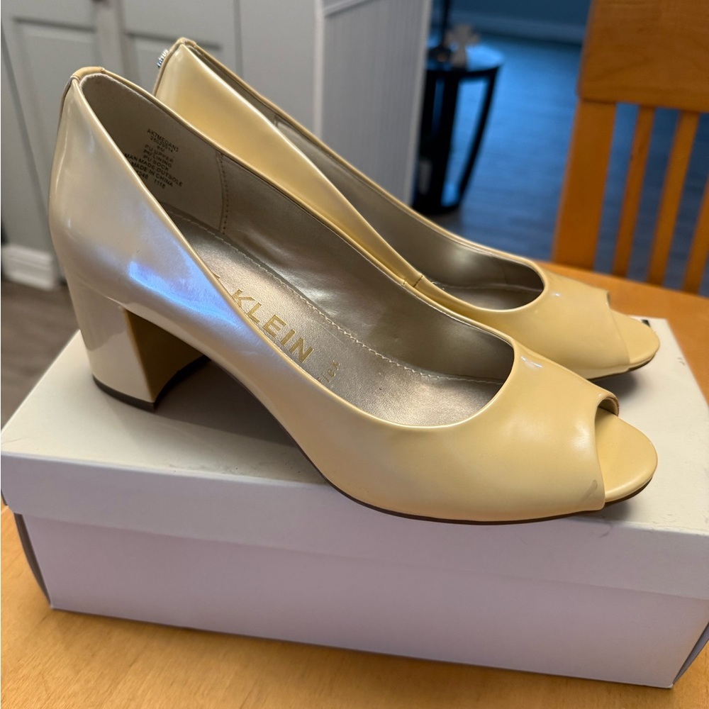 Anne Klein Women's Light Yellow Peep Toe Heels